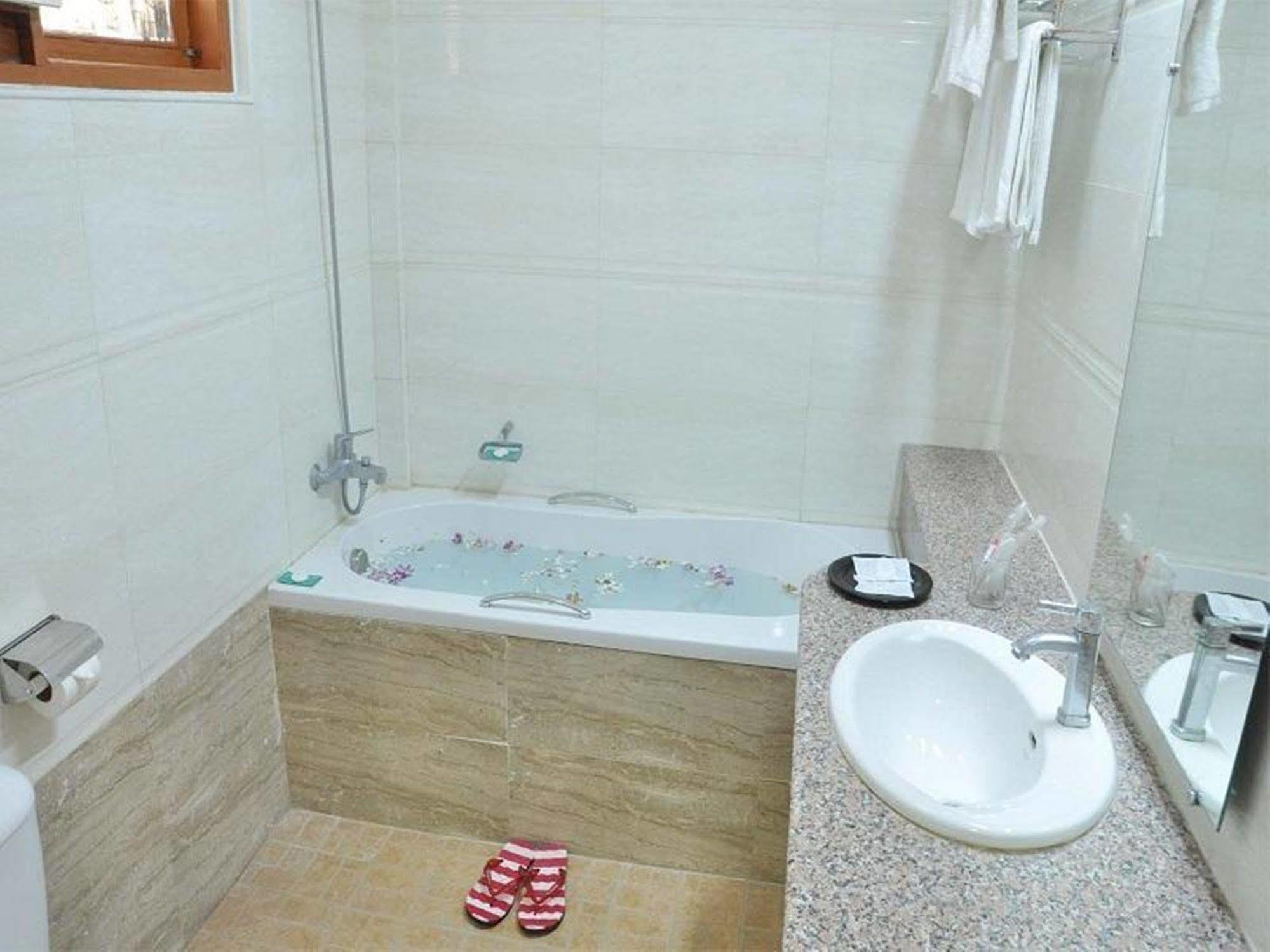 Green Land Motel Баган Екстер'єр фото