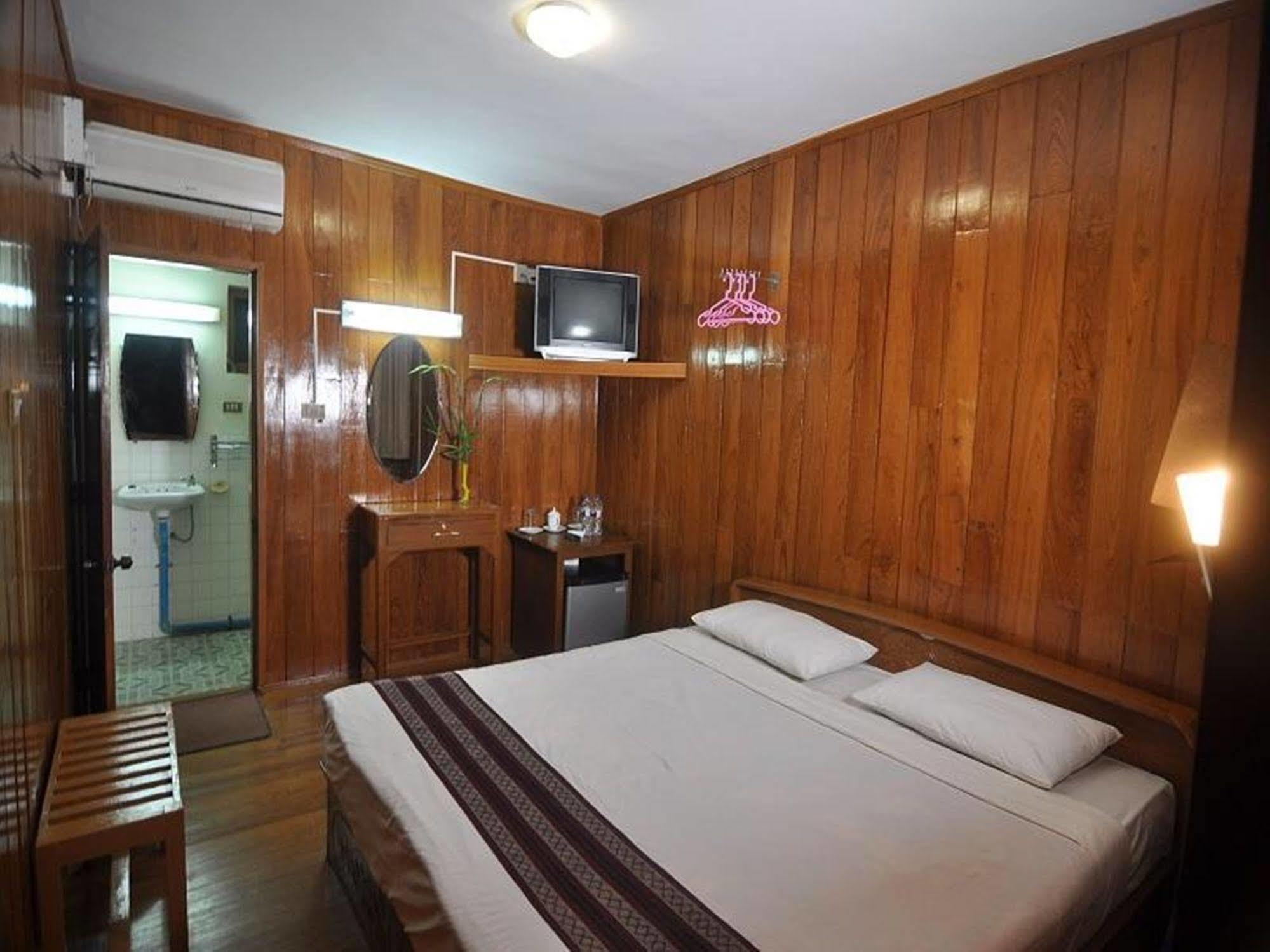 Green Land Motel Баган Екстер'єр фото